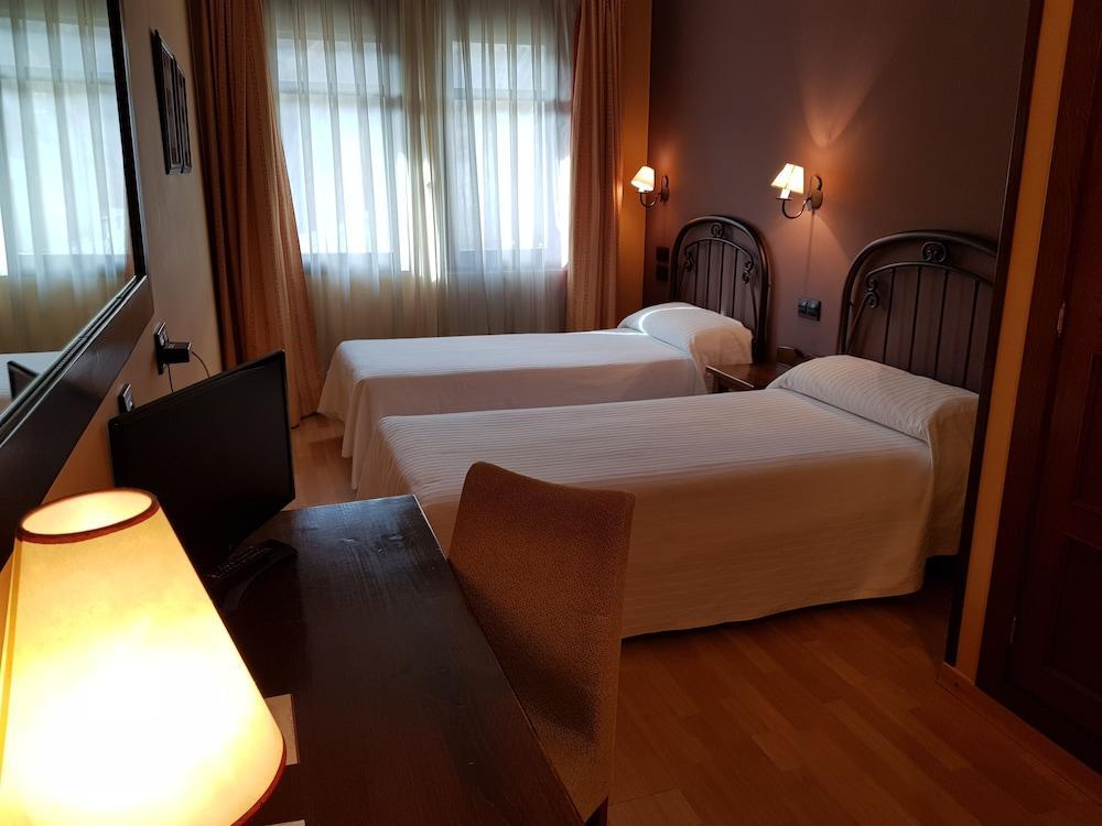 Hotel Cotiella Campo  Eksteriør bilde