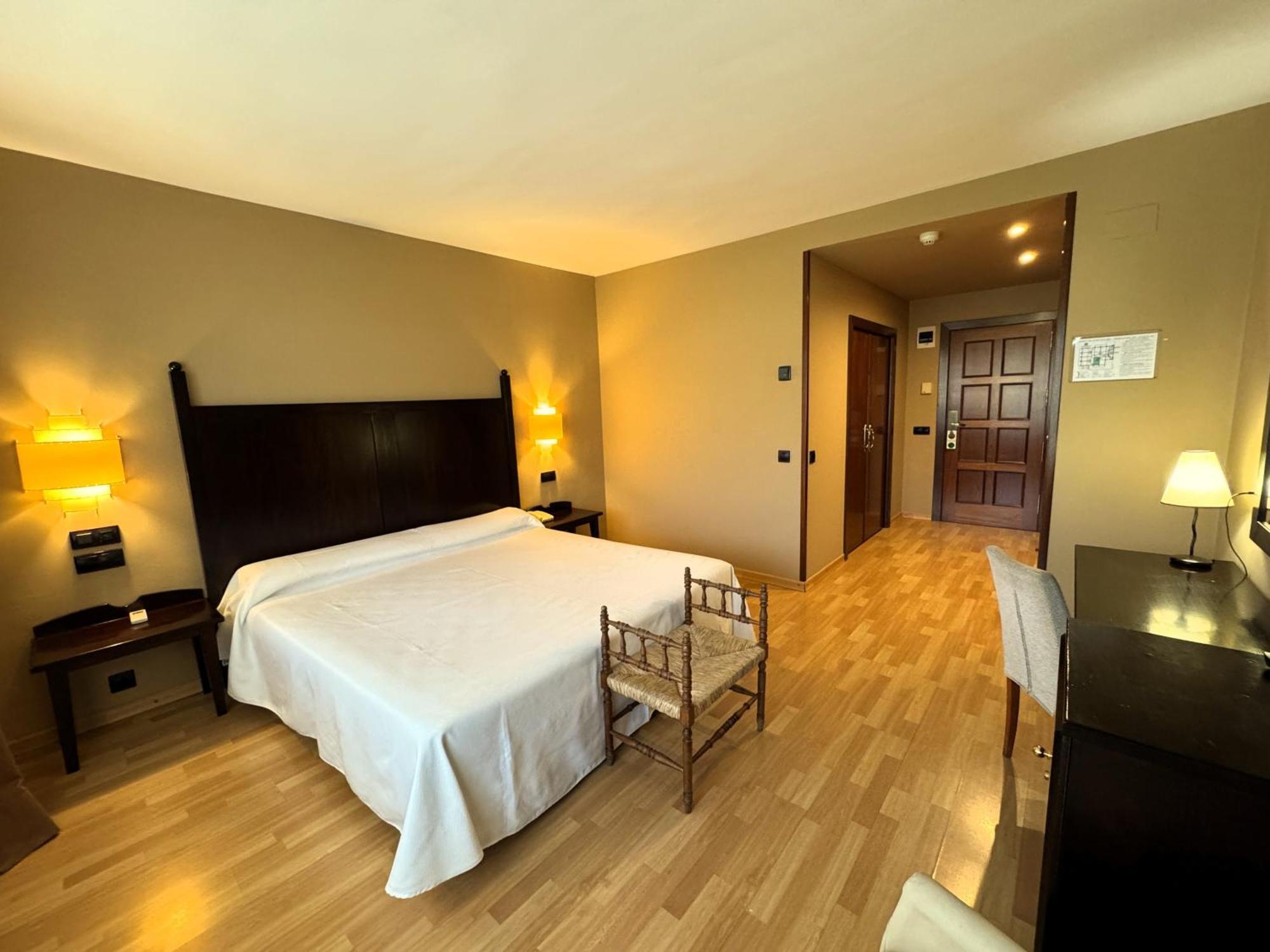 Hotel Cotiella Campo  Eksteriør bilde