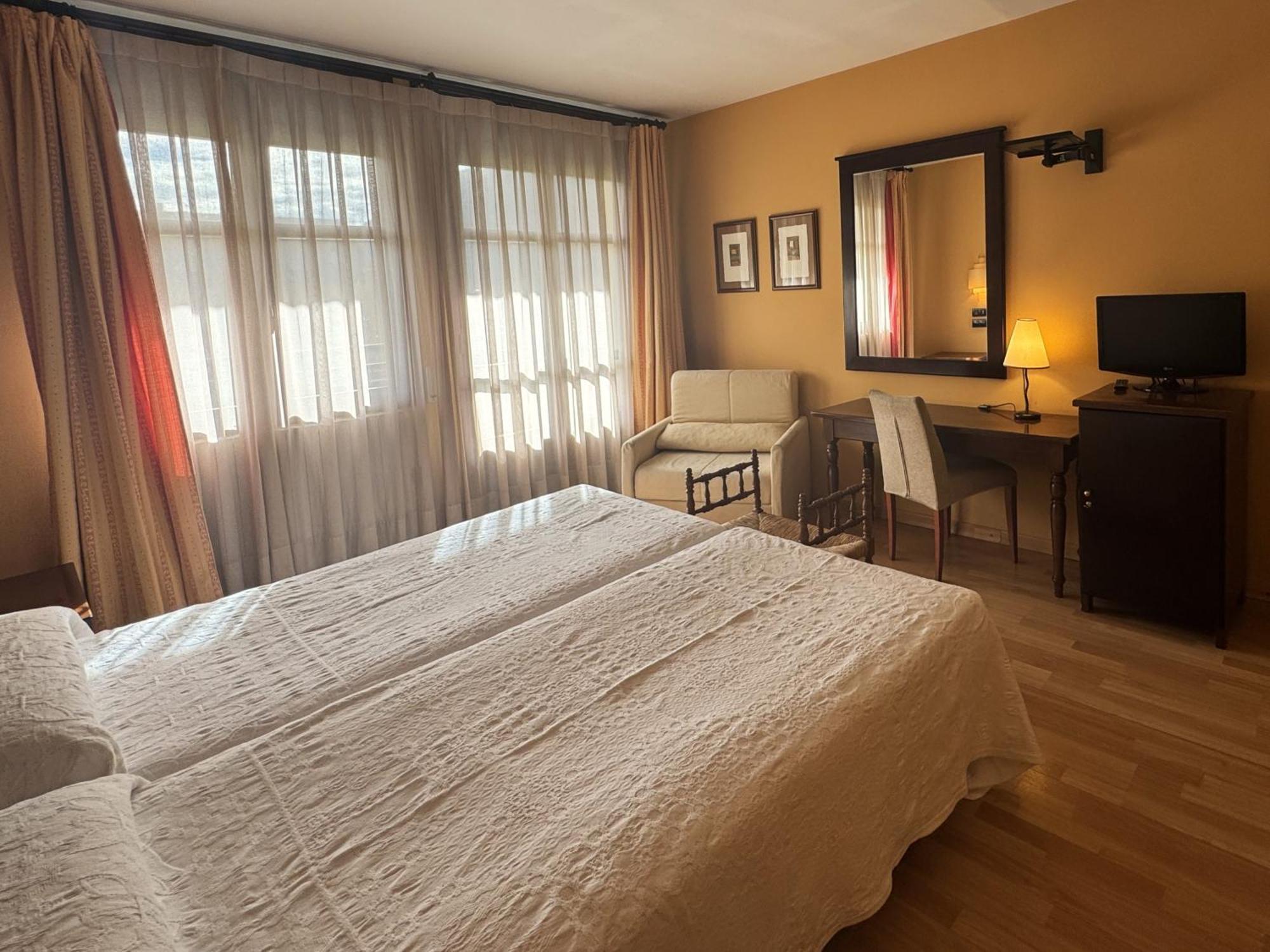 Hotel Cotiella Campo  Eksteriør bilde